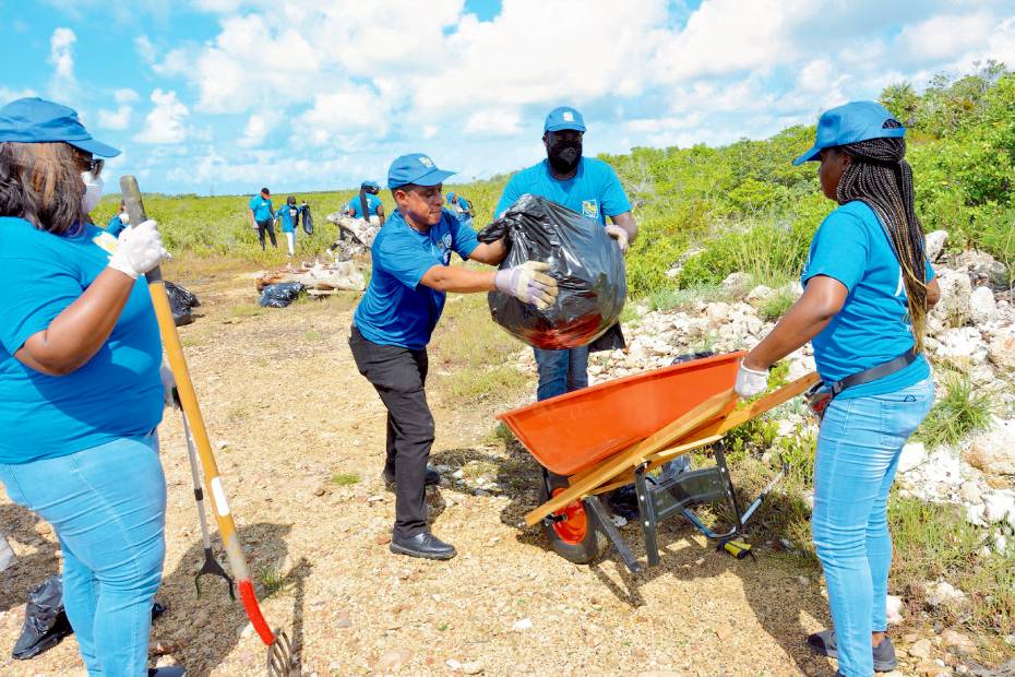 A group of RBC Caribbean volunteers participating in a beach cleanup event