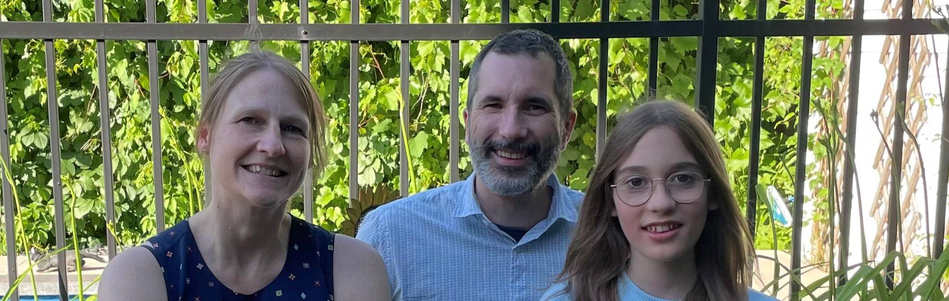 Lolo and her parents